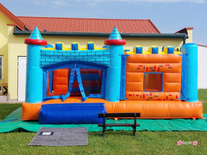 Abenteuer Schloß Hüpfburg